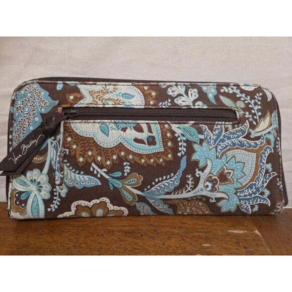 Vera Bradley Travel Organizer in Retired Java Blue Print Passport Carrier Wallet - Picture 2 of 7
